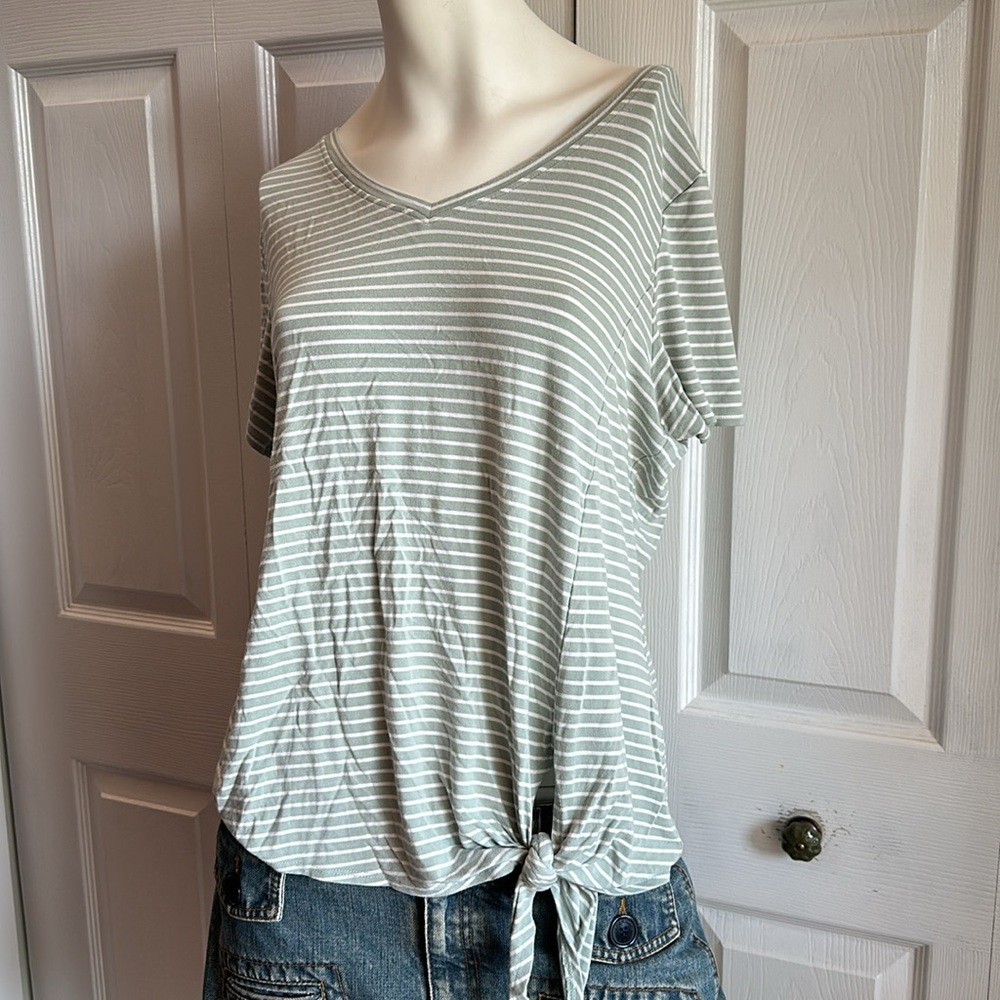Marty M rayon & spandex shirt, size L. Create a bundle and save!